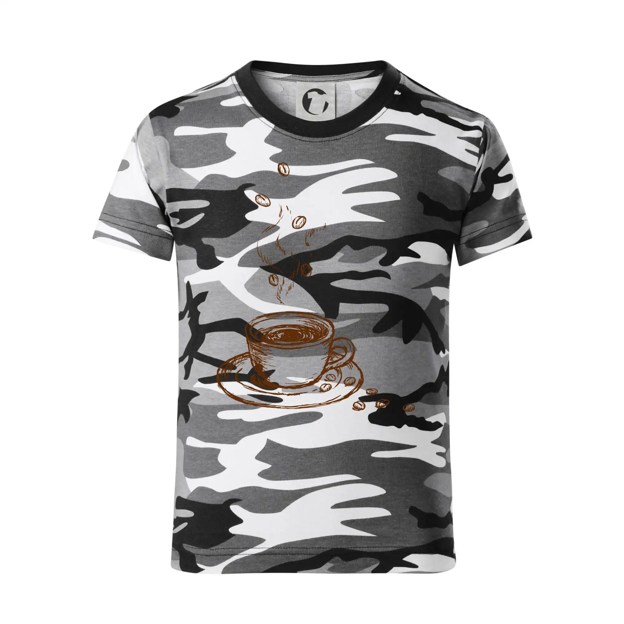 Hrnek plný čerstvé kávy