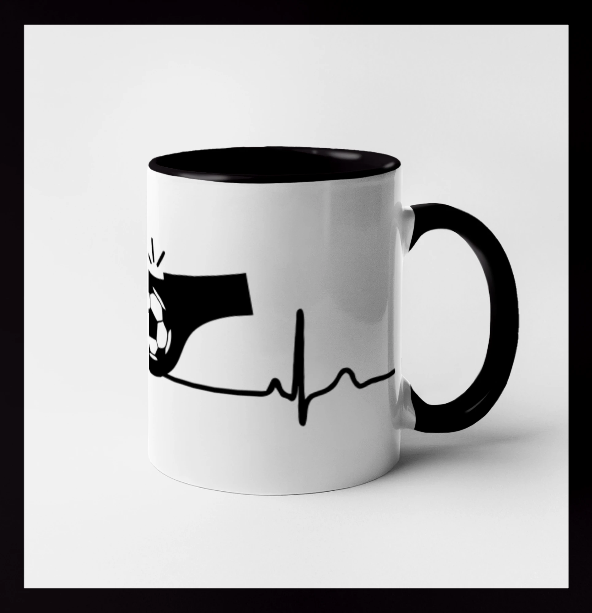 EKG fotbal rozhodčí a píšťalka