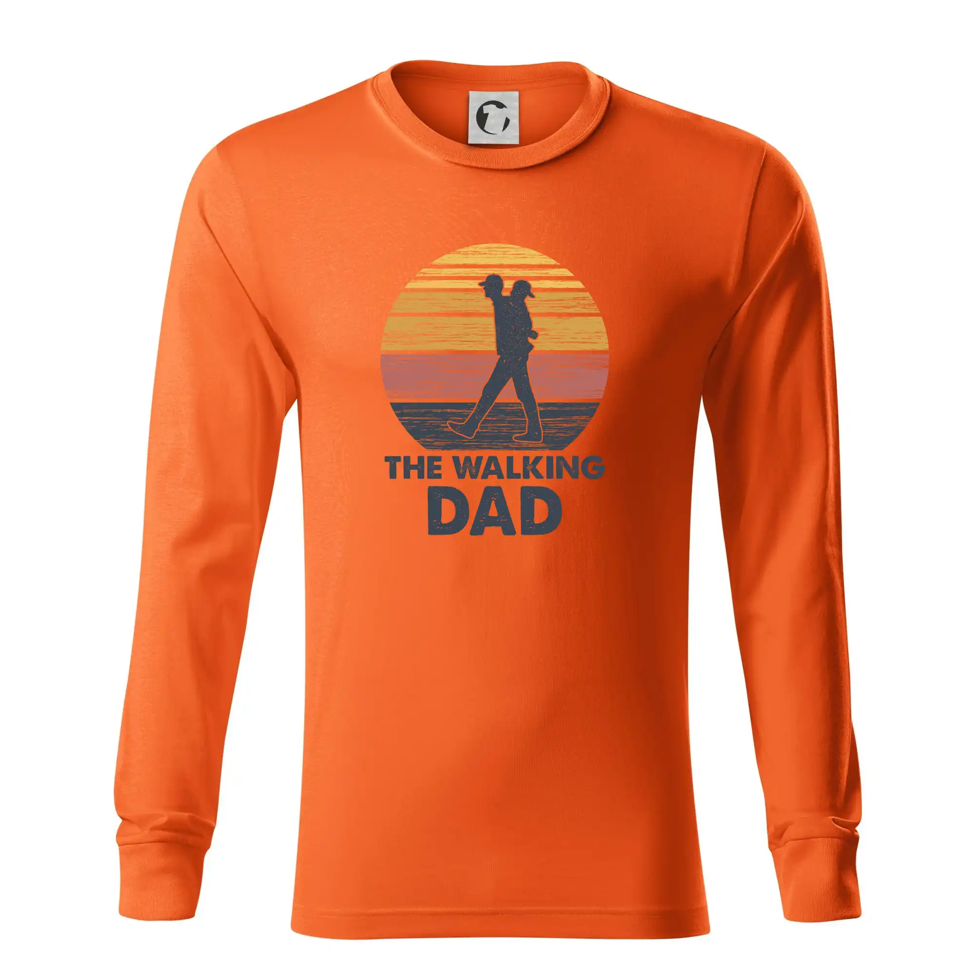 The walking dad - tata s dítětem na zádech