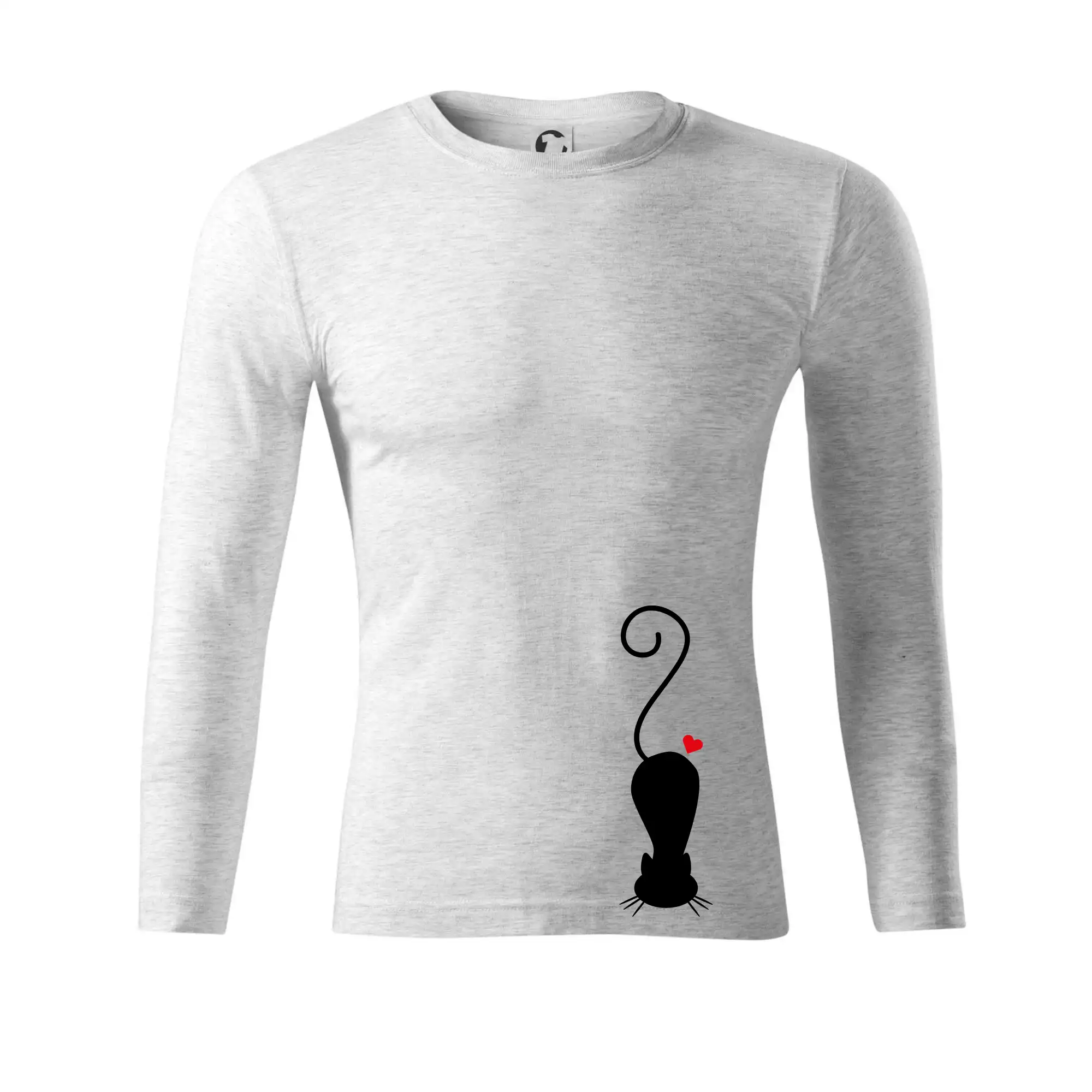 Zamilovaná kočka ležící