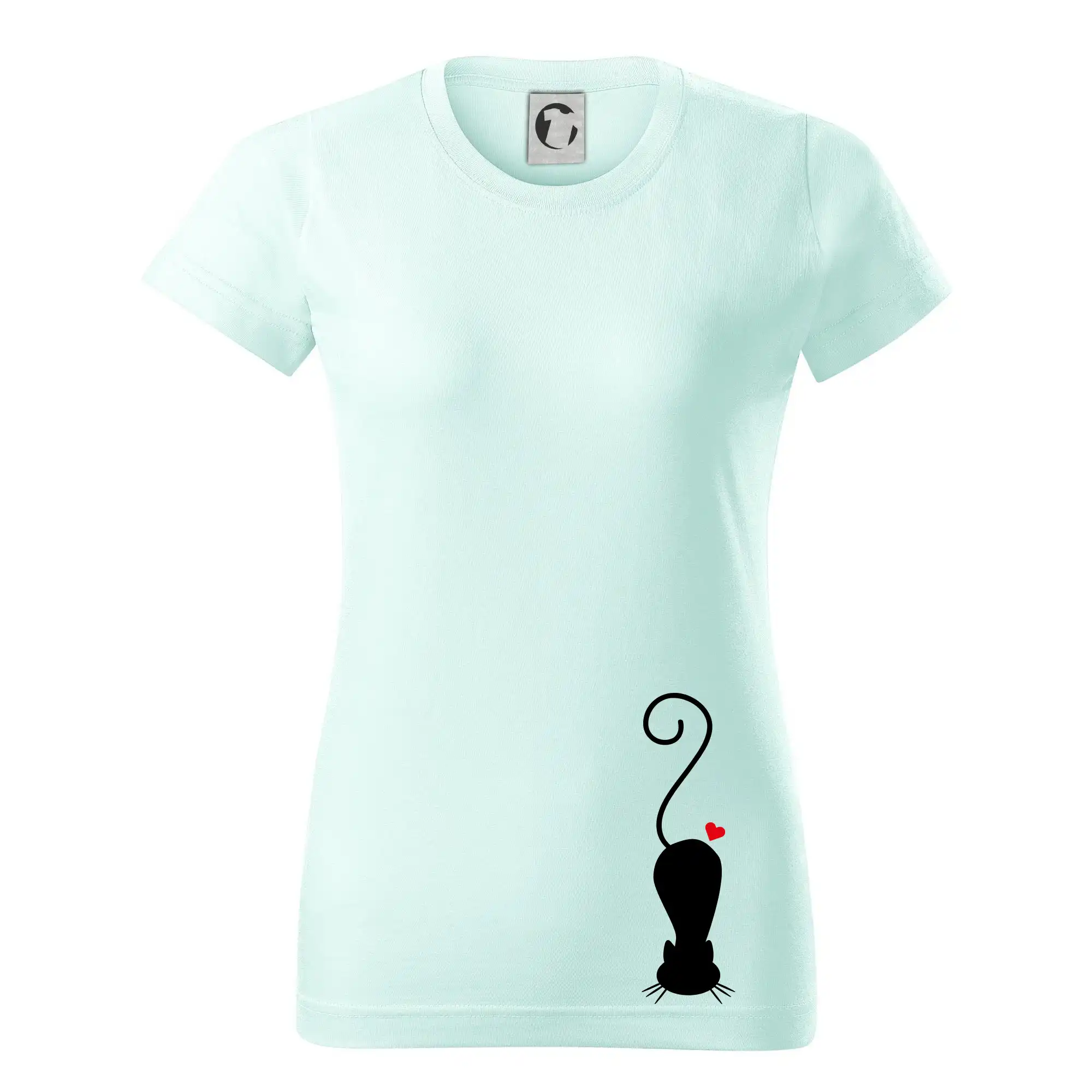 Zamilovaná kočka ležící