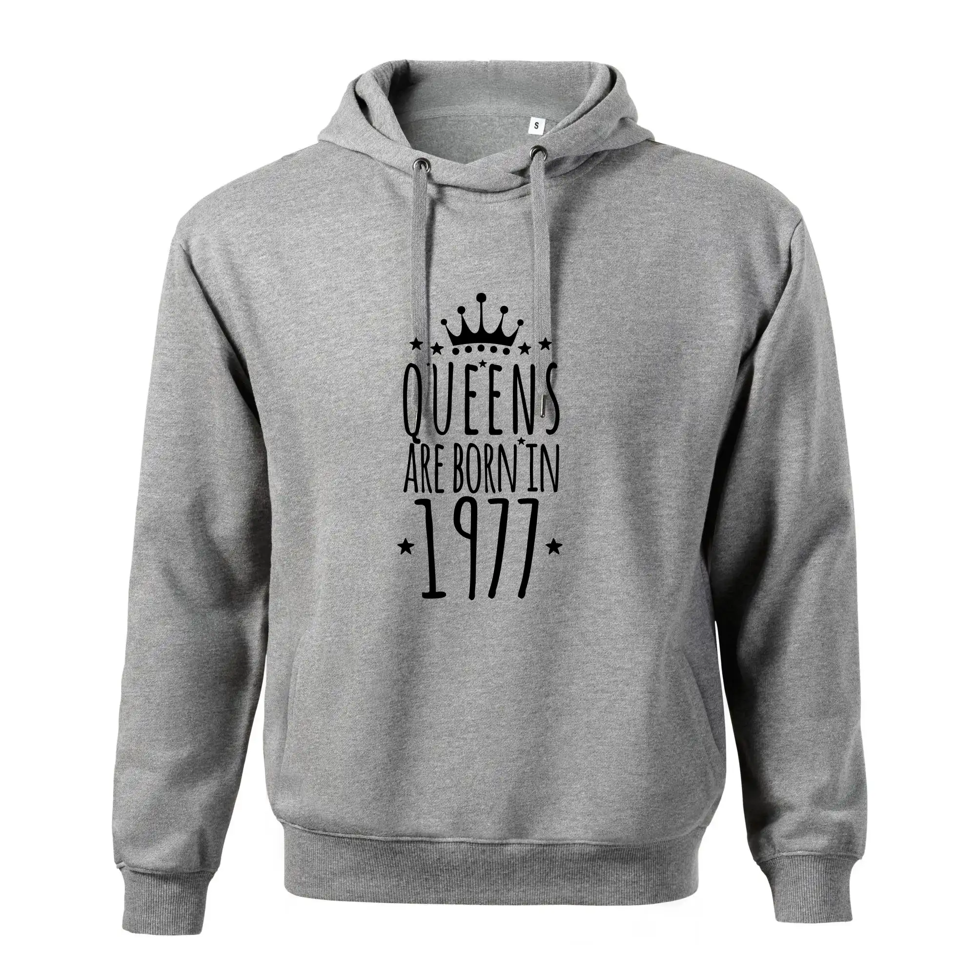 Queens are born in 1977