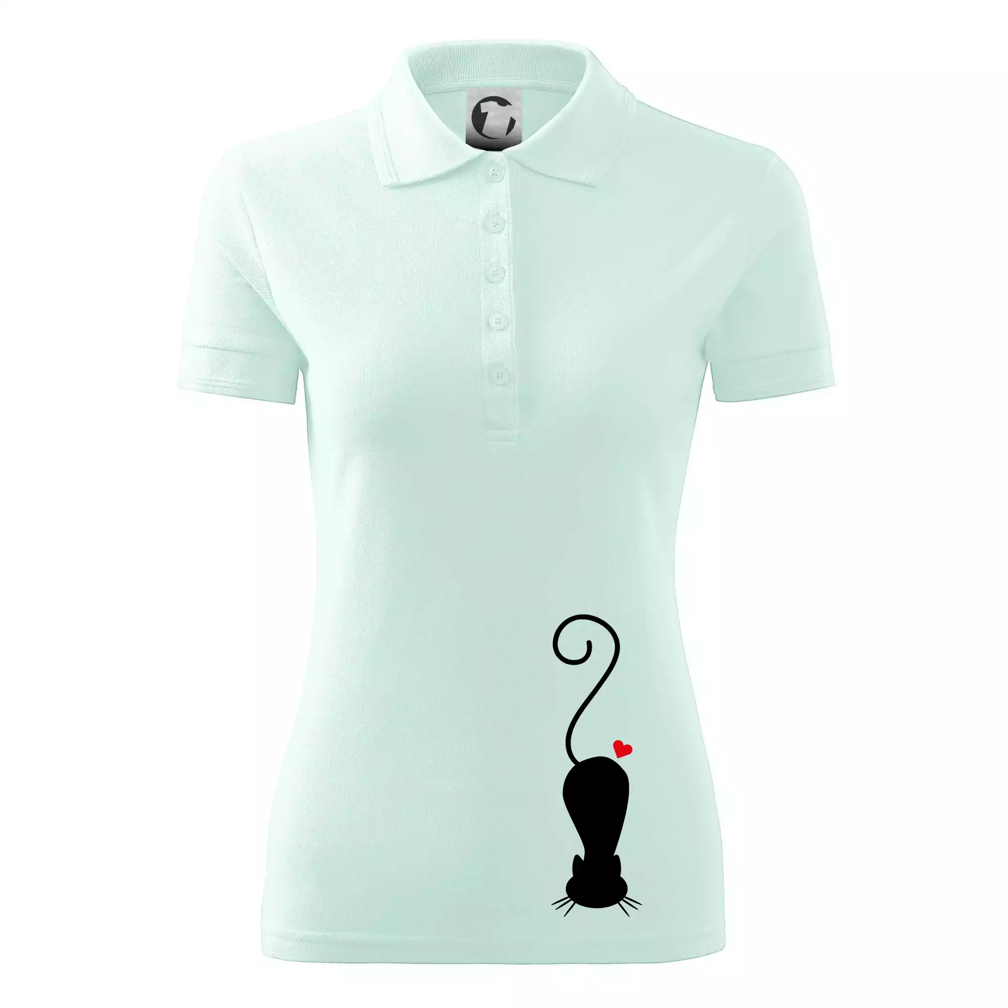 Zamilovaná kočka ležící