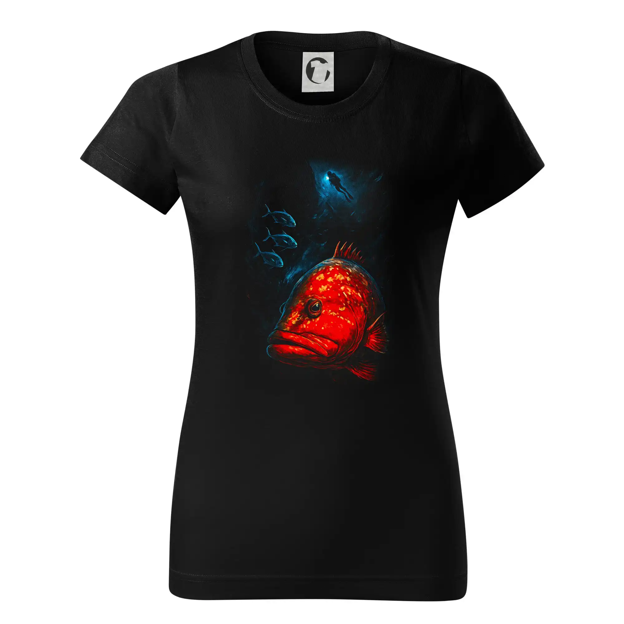 Červená ryba s potapěčem v pozadí