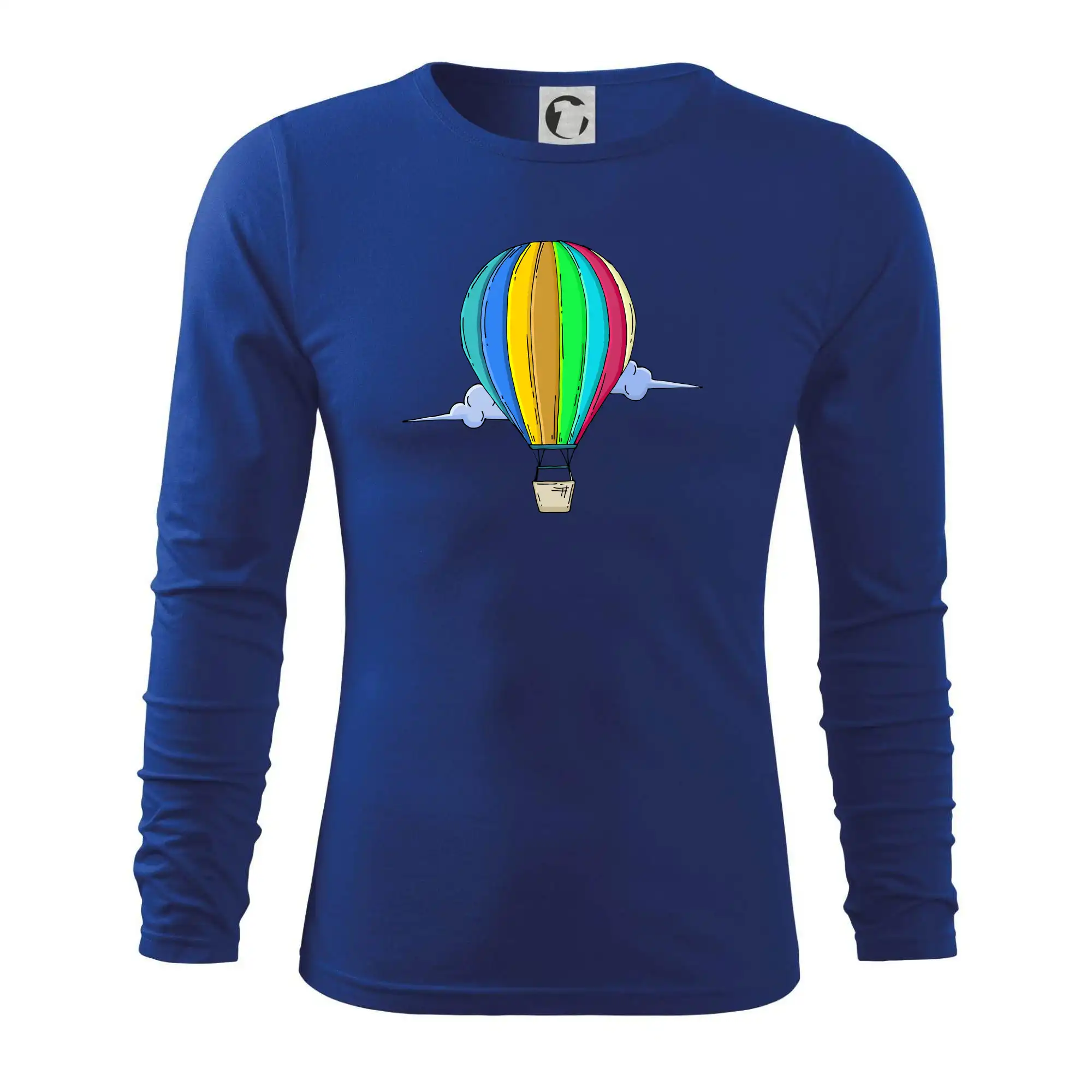 Horkovzdušný balon v oblacích