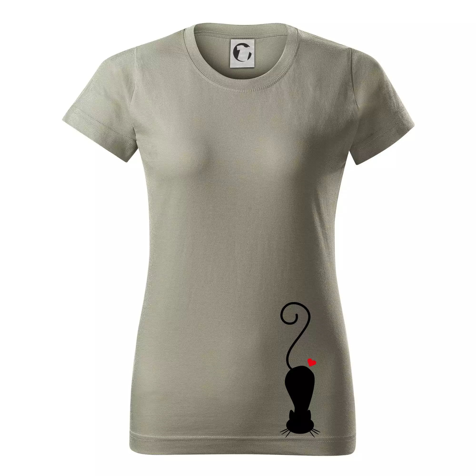 Zamilovaná kočka ležící