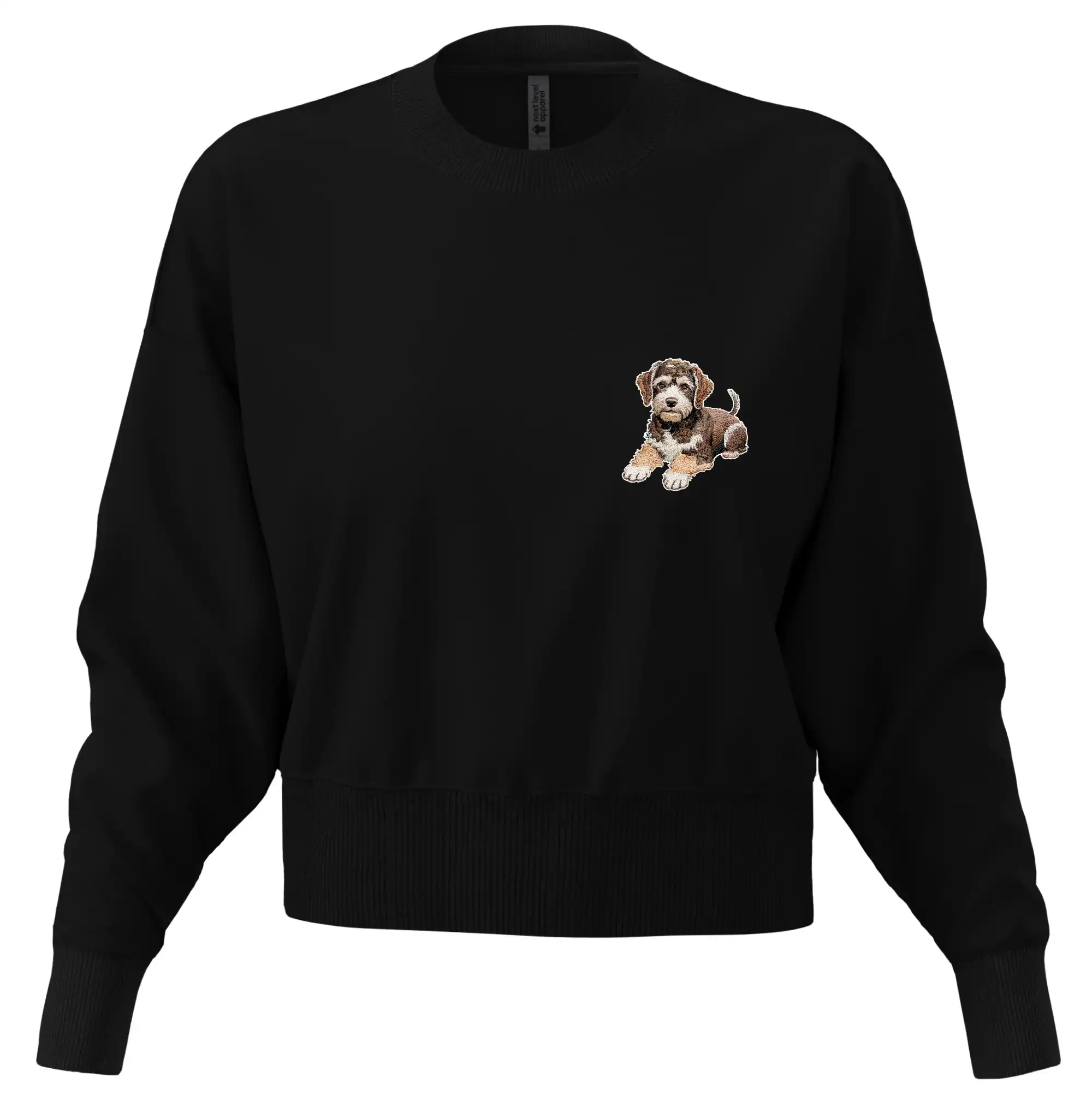 Lagotto romagnolo ležicí vyšívaný na prsu