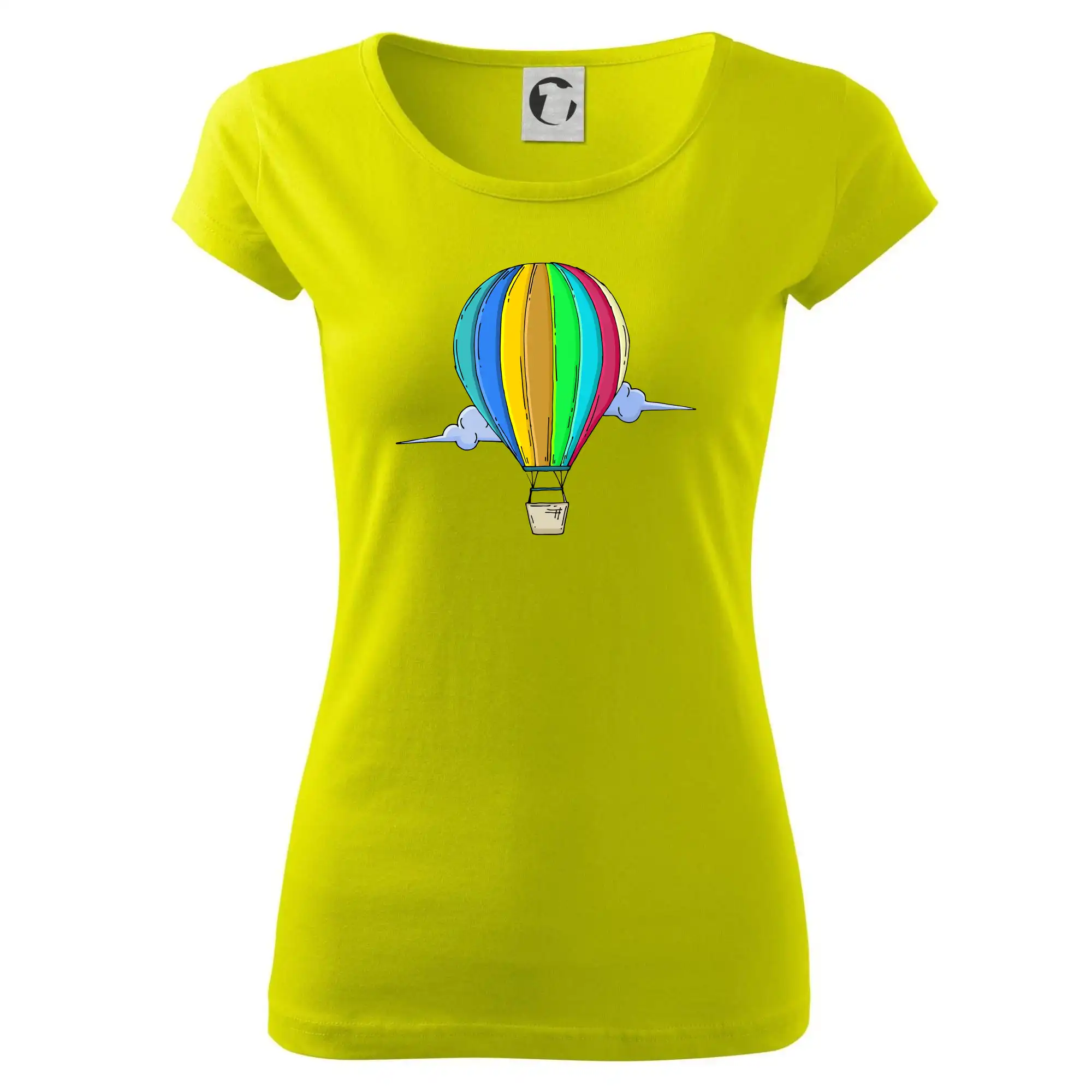 Horkovzdušný balon v oblacích