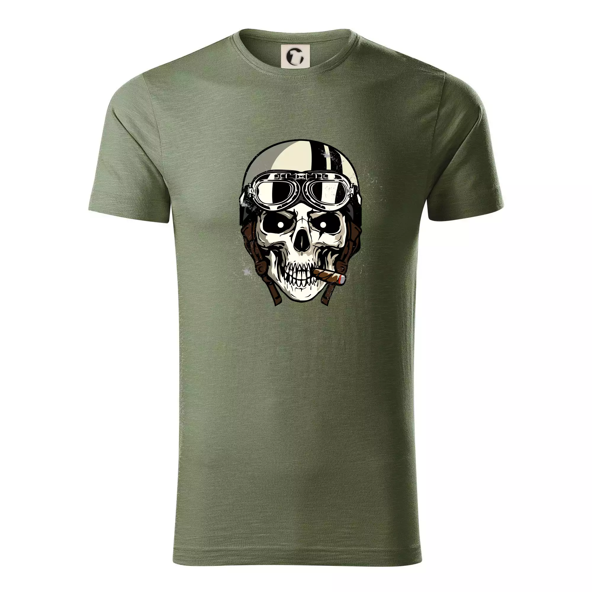 Motorkářská helma a doutník