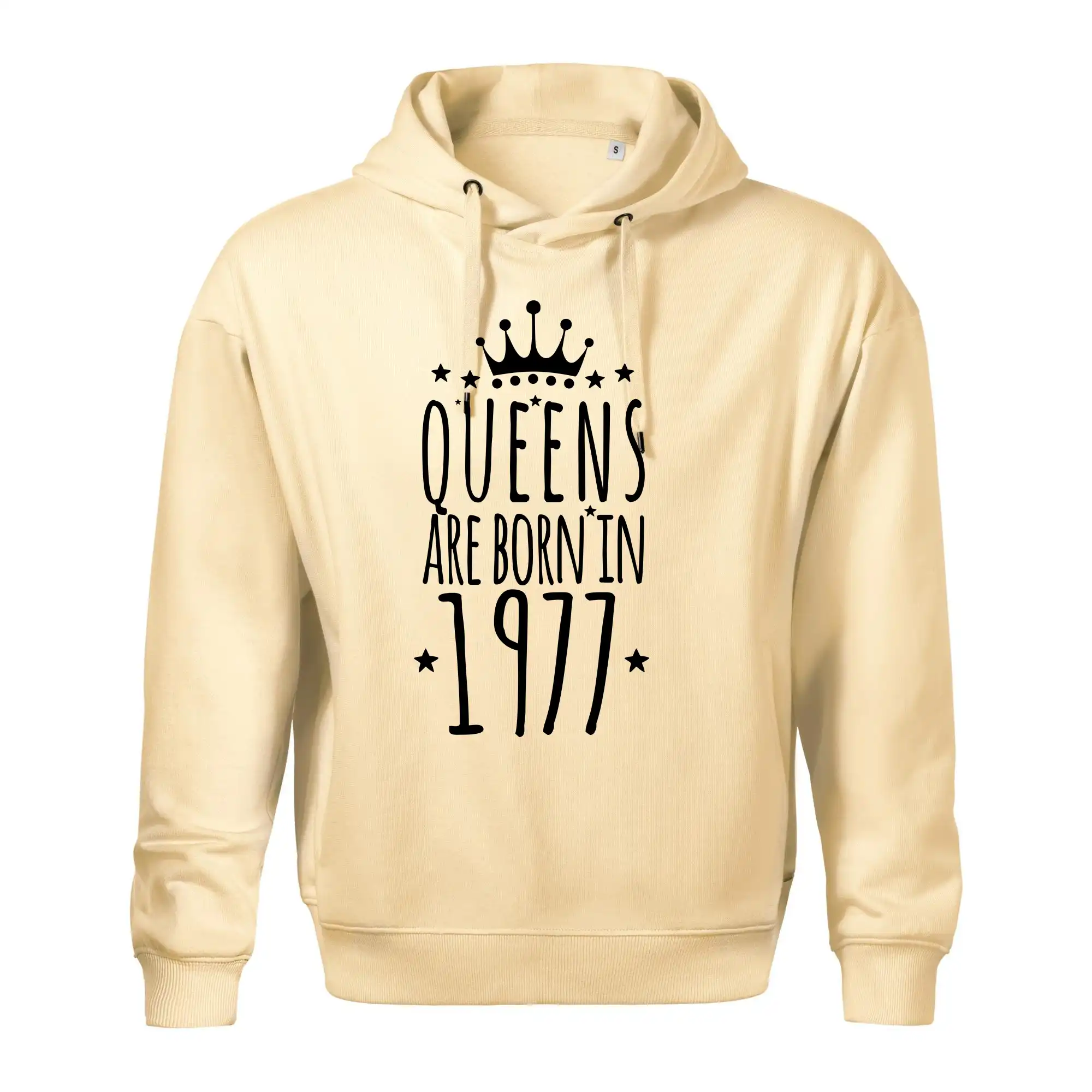 Queens are born in 1977