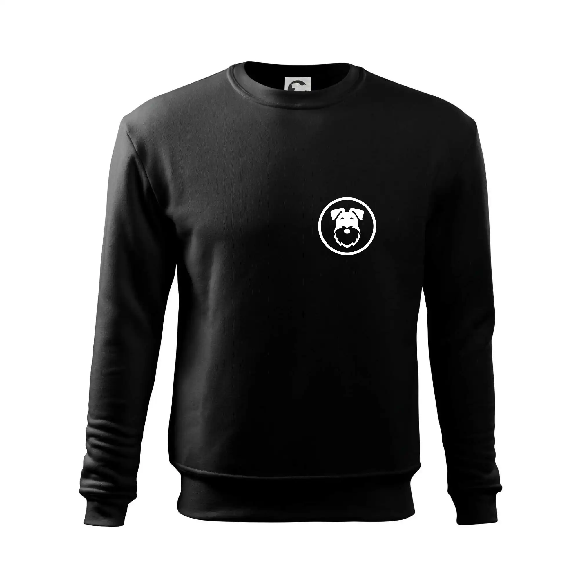 Knírač v kolečku na prsu