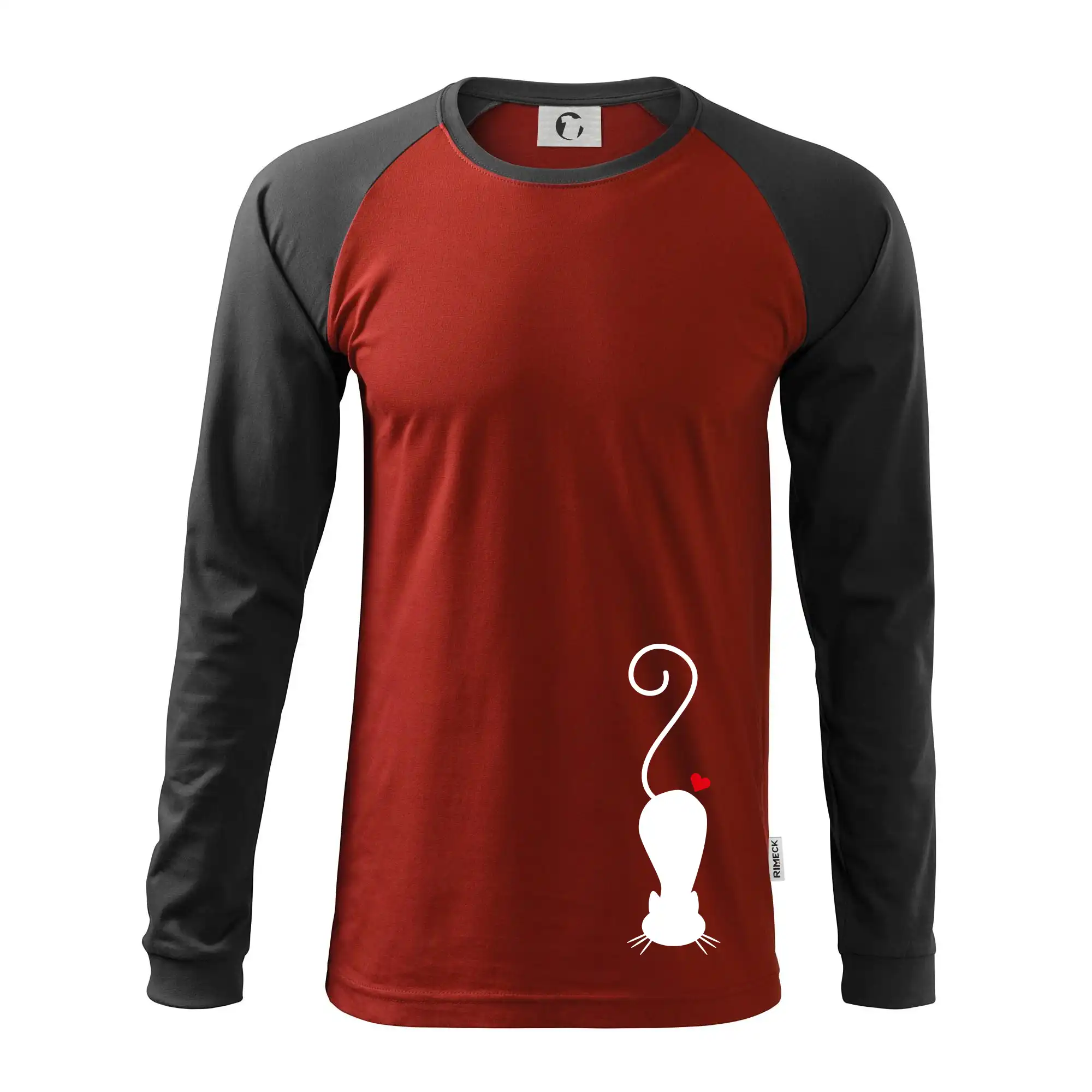 Zamilovaná kočka ležící