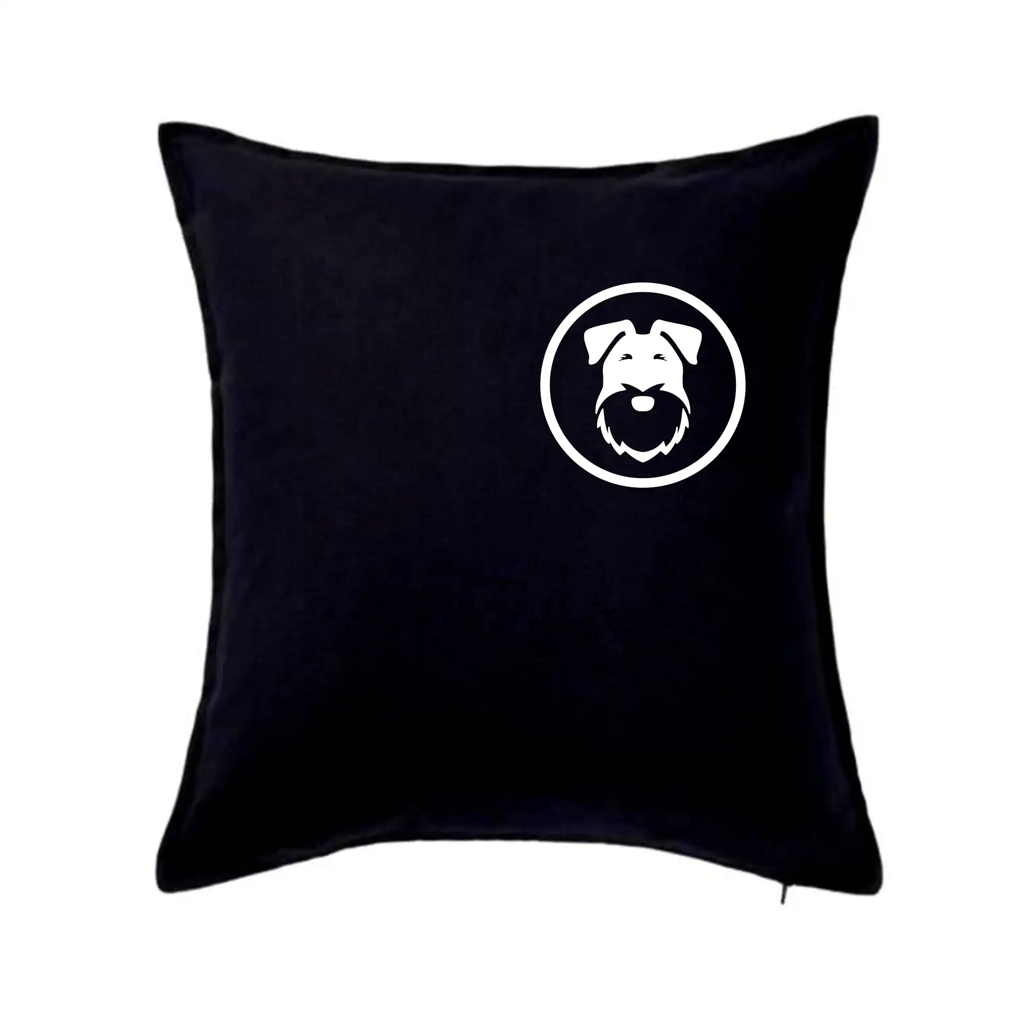 Knírač v kolečku na prsu