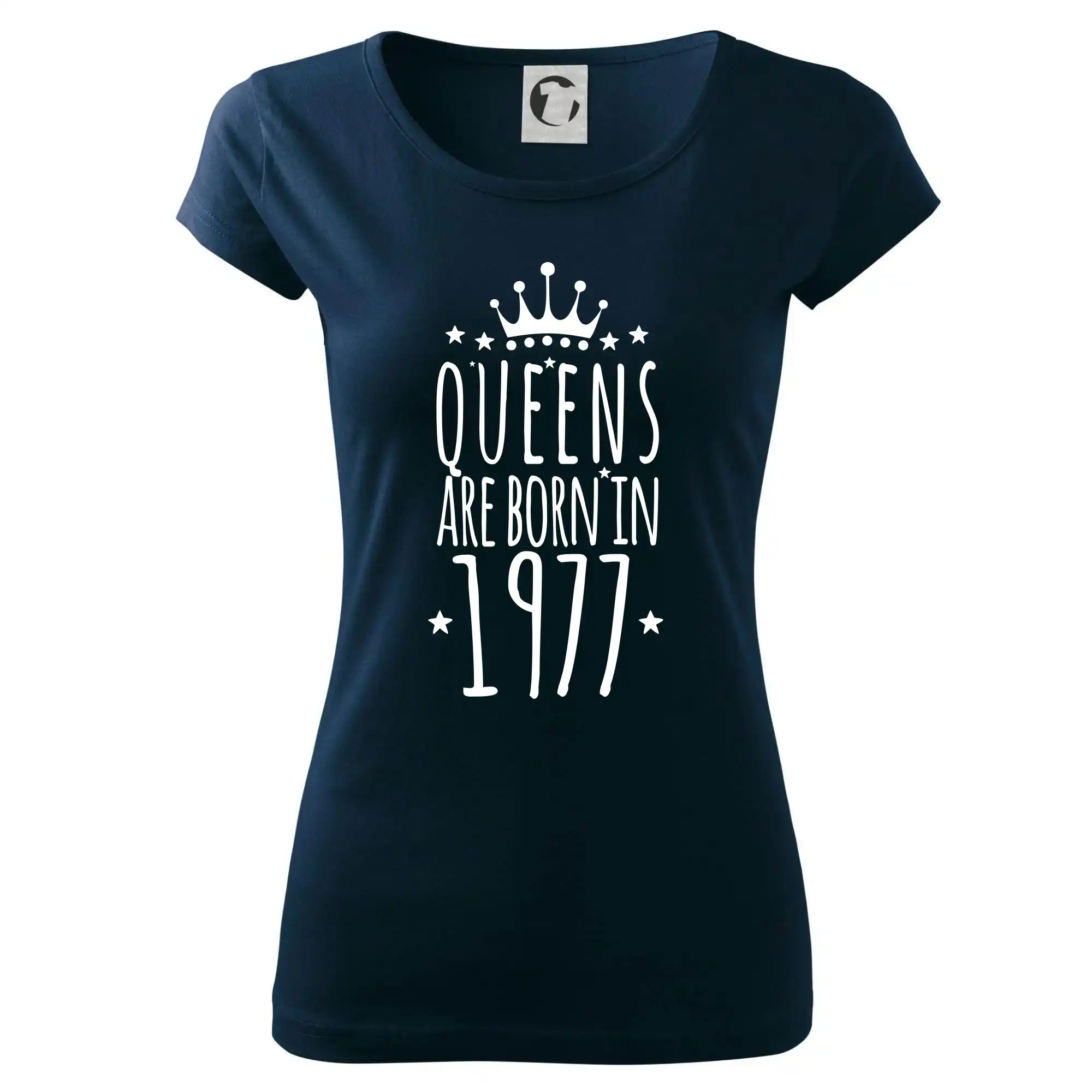 Queens are born in 1977